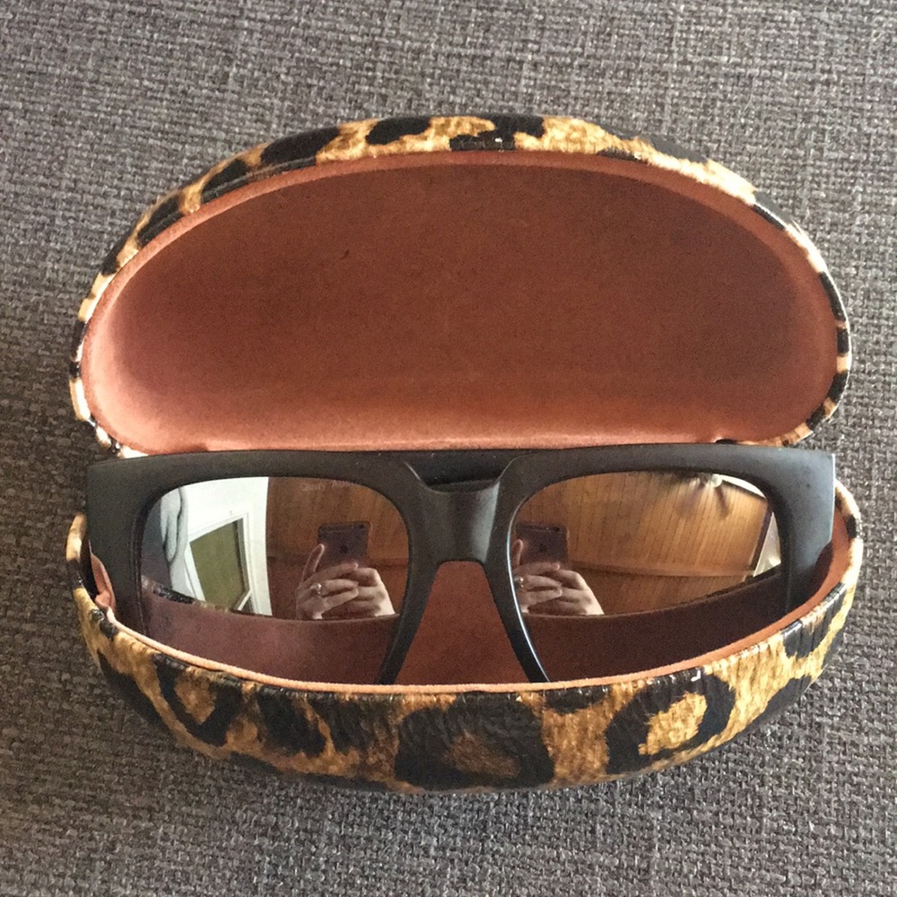 Quay On the Prowl mirrored sunglasses